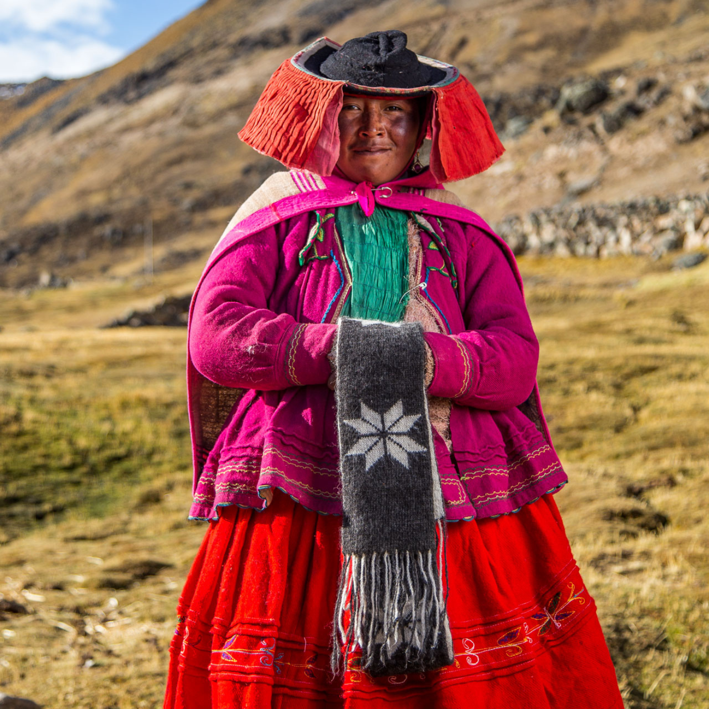 In Peru, werden meine Alpaka Pullover teilweise noch von Hand gefärbt und gestrickt.