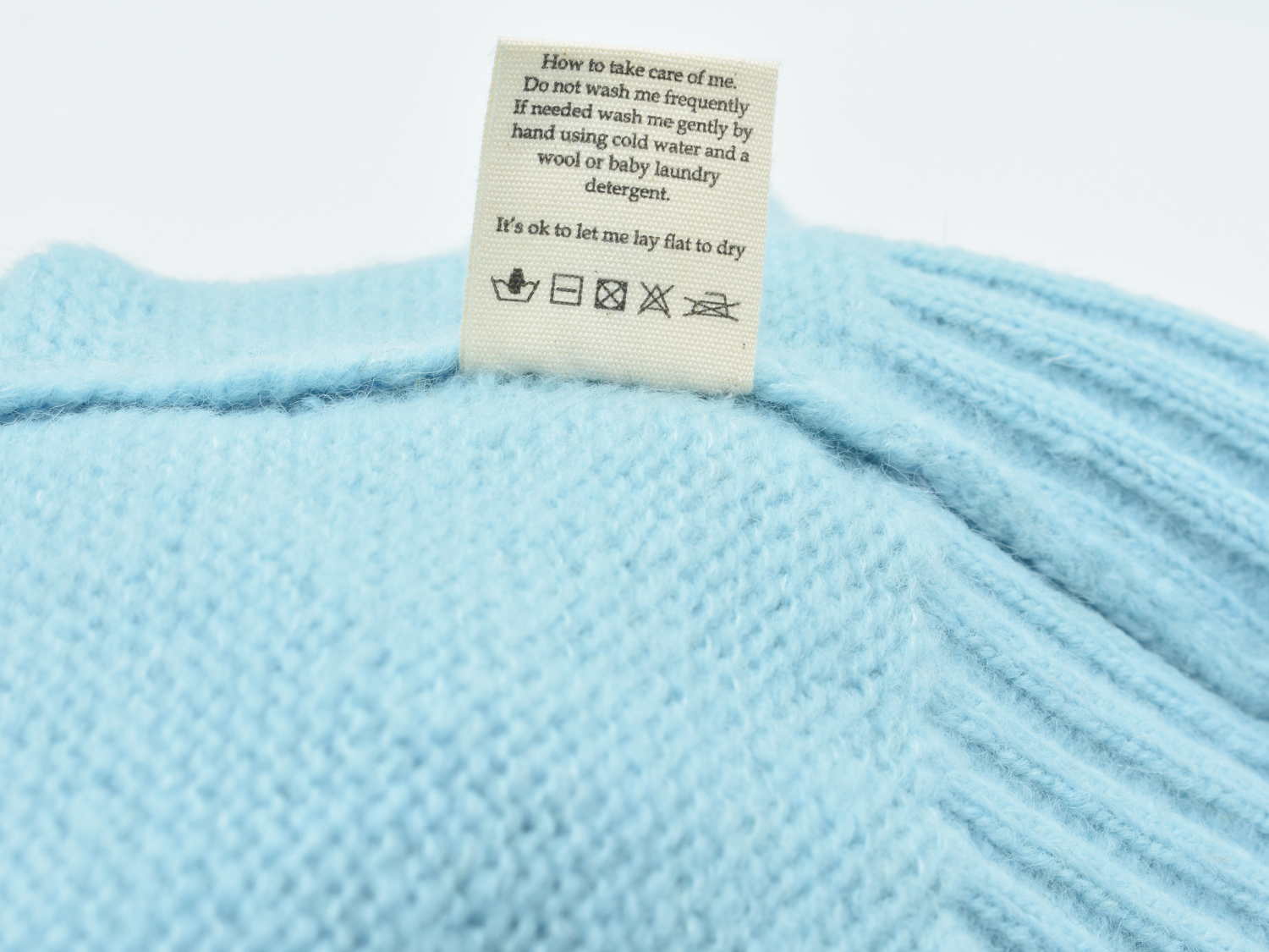 Pflegeleicht & langlebig: So bleibt hochwertige Strickware viele Jahre schön