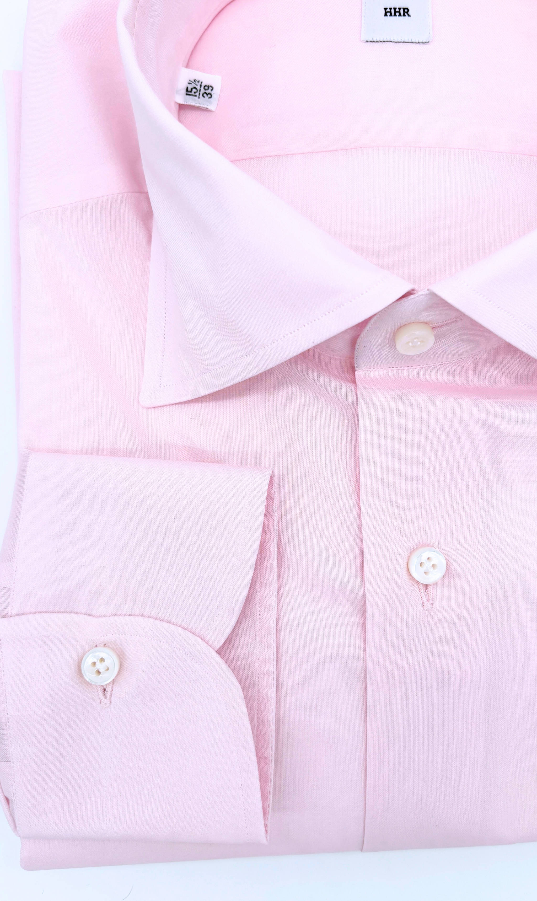 Manschetten und Perlmuttknöpfe des Slim-Fit-Hemds in Rosa, gefertigt aus ägyptischer Baumwolle in Italien.
